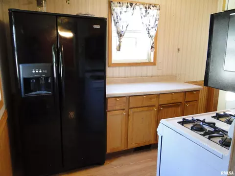 1421 E Pierce St, Macomb, IL 61455 photo 8