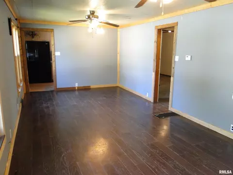 1421 E Pierce St, Macomb, IL 61455 photo 7