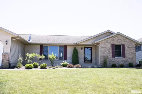 904 Dennis Dr, Eureka, IL 61530 photo 5