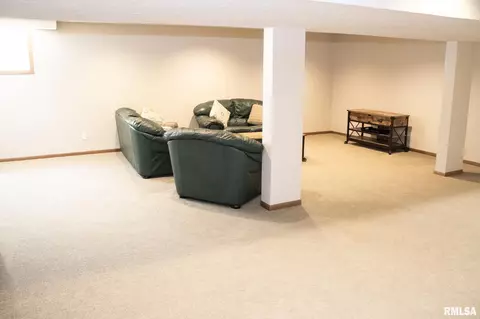 904 Dennis Dr, Eureka, IL 61530 photo 41