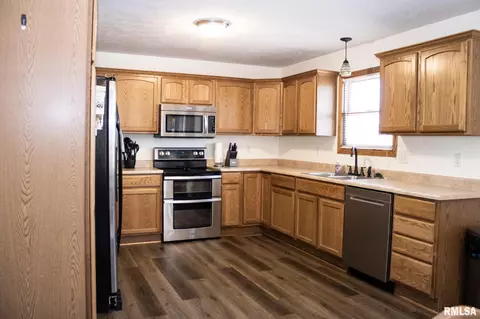904 Dennis Dr, Eureka, IL 61530 photo 15