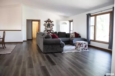 904 Dennis Dr, Eureka, IL 61530 photo 10