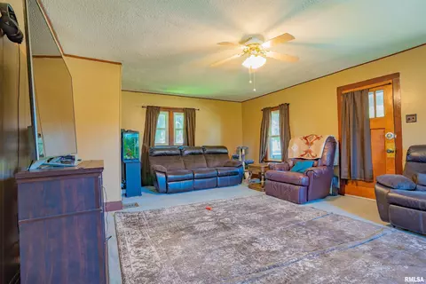 718 N Walnut St, Minonk, IL 61760 photo 4