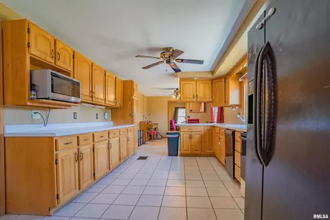 718 N Walnut St, Minonk, IL 61760 photo 8