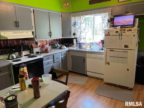 711 E Jackson St, Macomb, IL 61455 photo 8