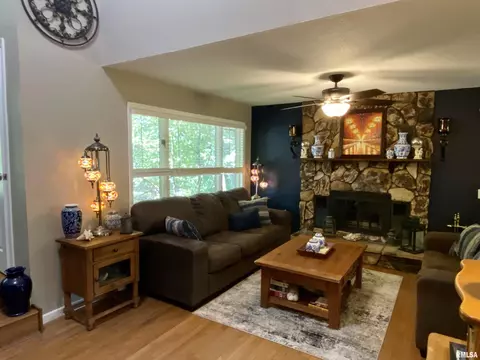 530 Flint Rd, Macomb, IL 61455 photo 11