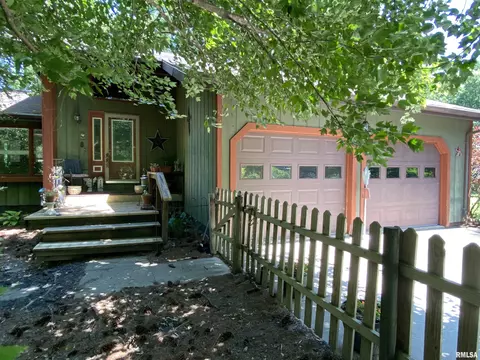 530 Flint Rd, Macomb, IL 61455 photo 2