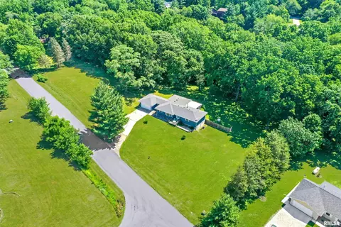 8810 N Willow Dr, Edwards, IL 61528 photo 1