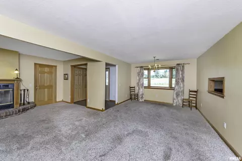 8810 N Willow Dr, Edwards, IL 61528 photo 11