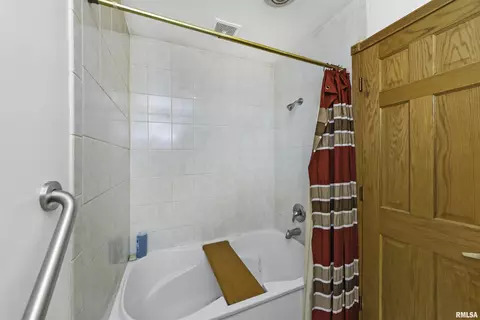 8810 N Willow Dr, Edwards, IL 61528 photo 7