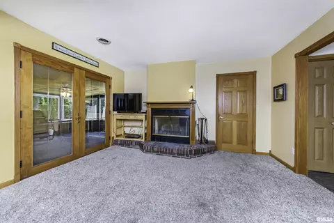 8810 N Willow Dr, Edwards, IL 61528 photo 12