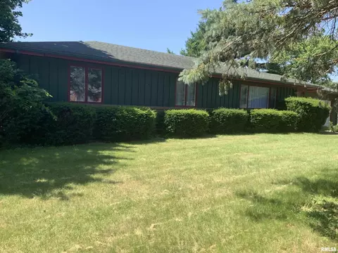 608 Gateway Dr, Henry, IL 61537 photo 1