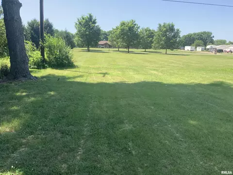 608 Gateway Dr, Henry, IL 61537 photo 5