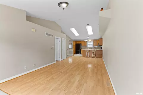 640 N 3rd Ave, Morton, IL 61550 photo 9