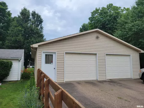 619 E Washington St, Macomb, IL 61455 photo 25