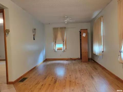 619 E Washington St, Macomb, IL 61455 photo 8