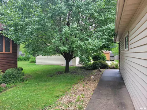 619 E Washington St, Macomb, IL 61455 photo 23