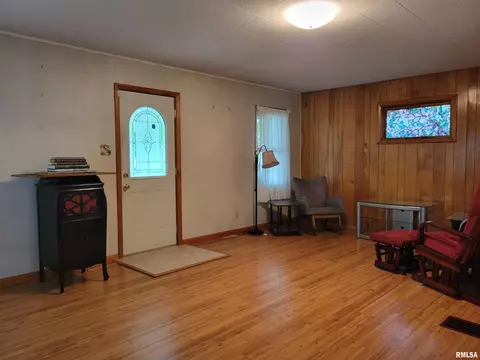 619 E Washington St, Macomb, IL 61455 photo 3
