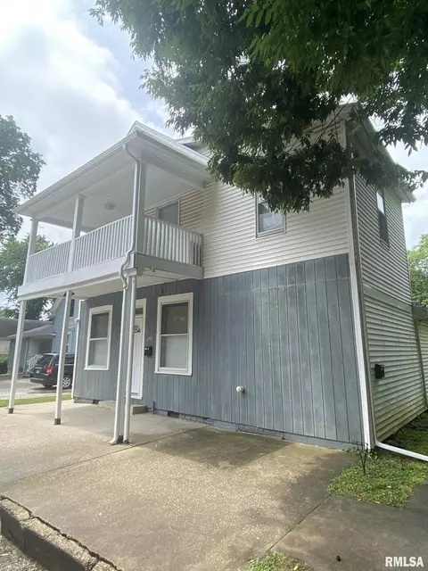 520 S Johnson St, Macomb, IL 61455 photo 3