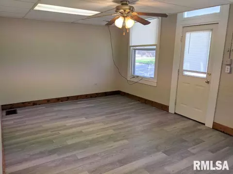 520 S Johnson St, Macomb, IL 61455 photo 6