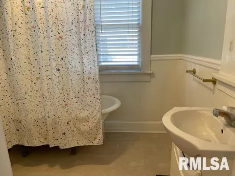 325 E Franklin St, Macomb, IL 61455 photo 11