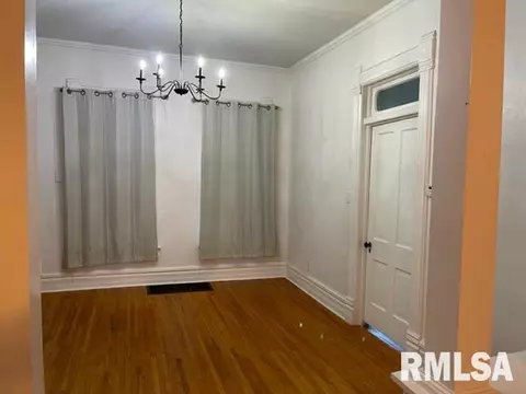 325 E Franklin St, Macomb, IL 61455 photo 5