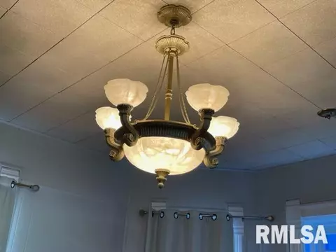 325 E Franklin St, Macomb, IL 61455 photo 7