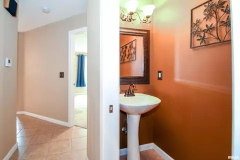 116 W Hillside Ct, Dunlap, IL 61525 photo 25