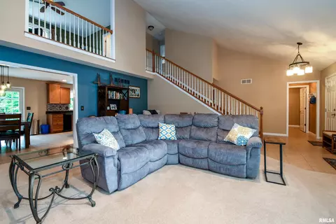 116 W Hillside Ct, Dunlap, IL 61525 photo 8