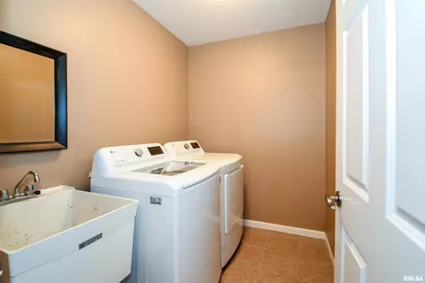116 W Hillside Ct, Dunlap, IL 61525 photo 24