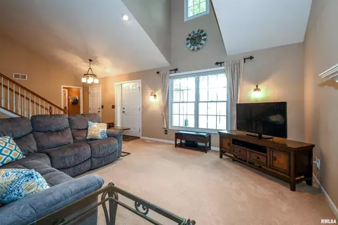 116 W Hillside Ct, Dunlap, IL 61525 photo 7
