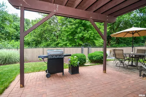 116 W Hillside Ct, Dunlap, IL 61525 photo 6