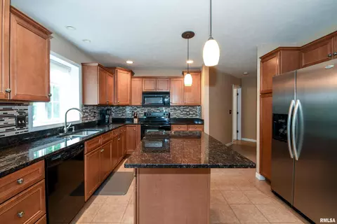 116 W Hillside Ct, Dunlap, IL 61525 photo 13