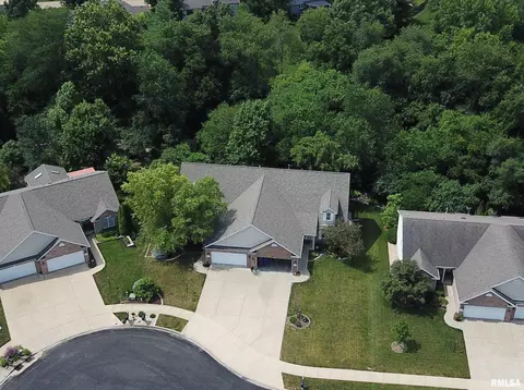 116 W Hillside Ct, Dunlap, IL 61525 photo 2