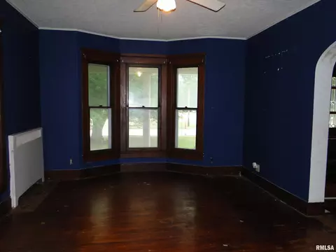 400 E Pierce St, Macomb, IL 61455 photo 9
