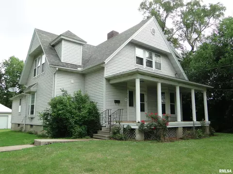 400 E Pierce St, Macomb, IL 61455 photo 2
