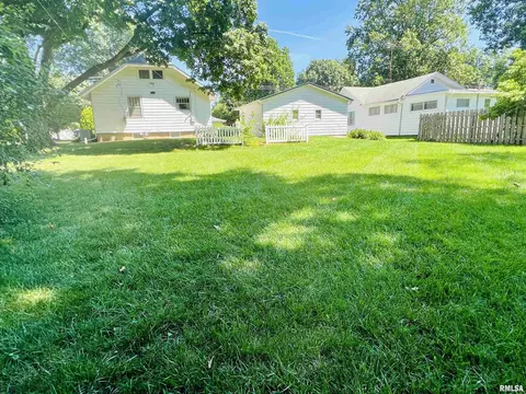 705 E Piper St, Macomb, IL 61455 photo 6