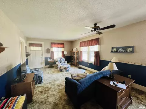 705 E Piper St, Macomb, IL 61455 photo 11