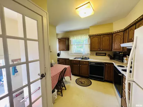 705 E Piper St, Macomb, IL 61455 photo 7