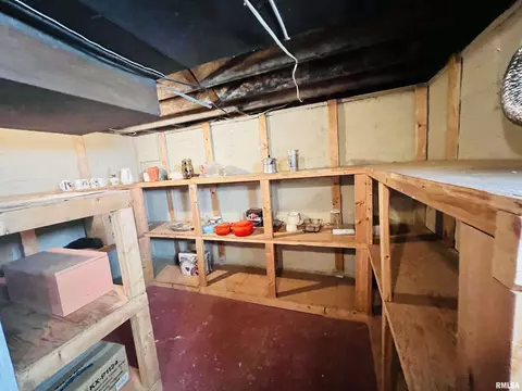 705 E Piper St, Macomb, IL 61455 photo 24