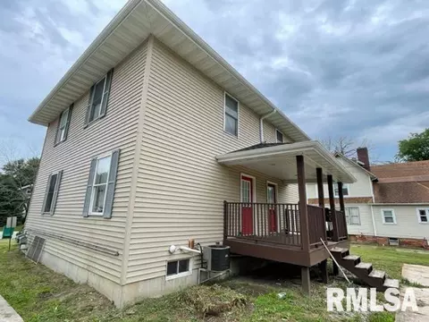 528 N Randolph St, Macomb, IL 61455 photo 3