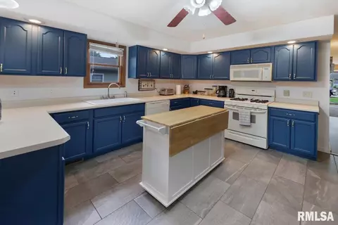1409 Everett Dr, Pekin, IL 61554 photo 8