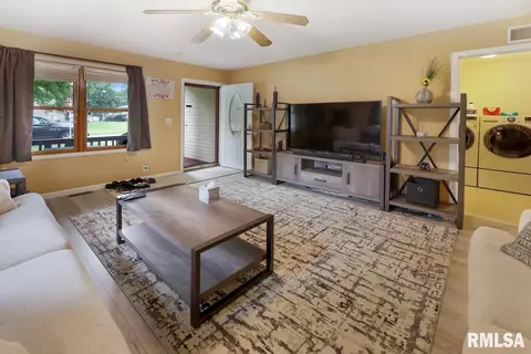 1409 Everett Dr, Pekin, IL 61554 photo 7