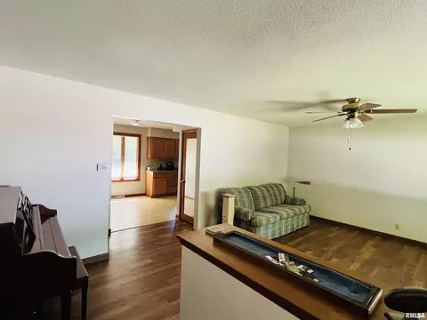 1356 Parkview Dr, Macomb, IL 61455 photo 6