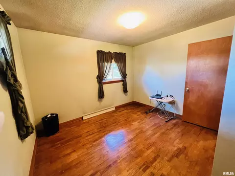 1356 Parkview Dr, Macomb, IL 61455 photo 13
