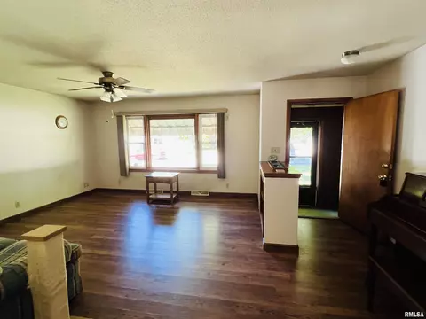 1356 Parkview Dr, Macomb, IL 61455 photo 10