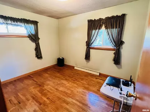 1356 Parkview Dr, Macomb, IL 61455 photo 12