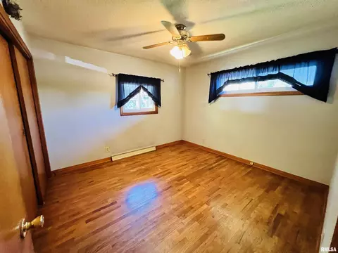 1356 Parkview Dr, Macomb, IL 61455 photo 14