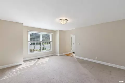 11201 N Daniel Ct, Dunlap, IL 61525 photo 9