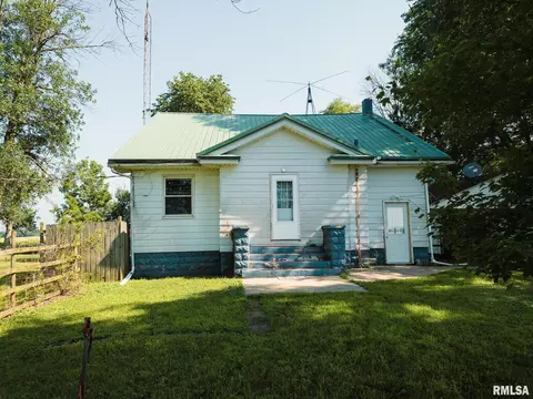 21848 Ryan Rd, Delavan, IL 61734 photo 2